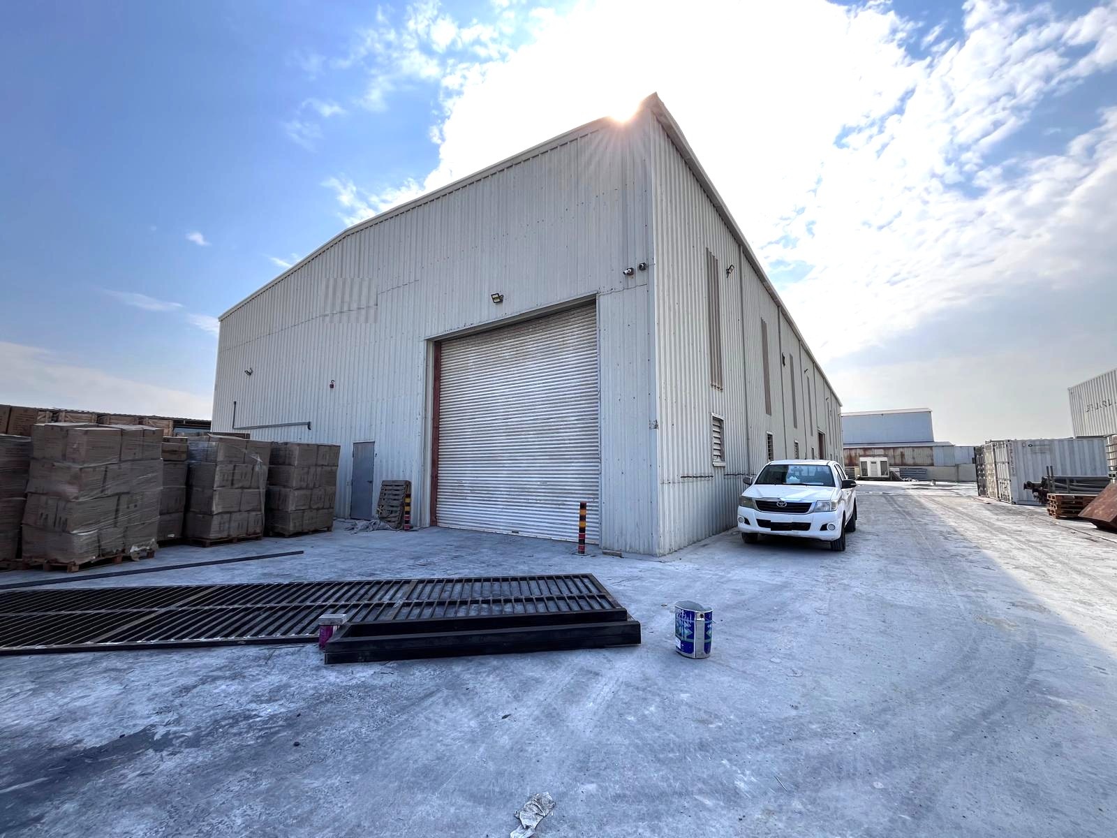 Warehouse or Workshop for rent in Ras Zuwaid