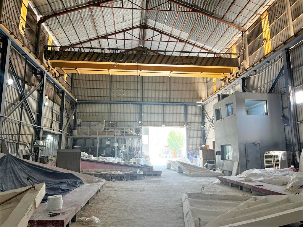 Factory | Workshop with Land & OH Crane