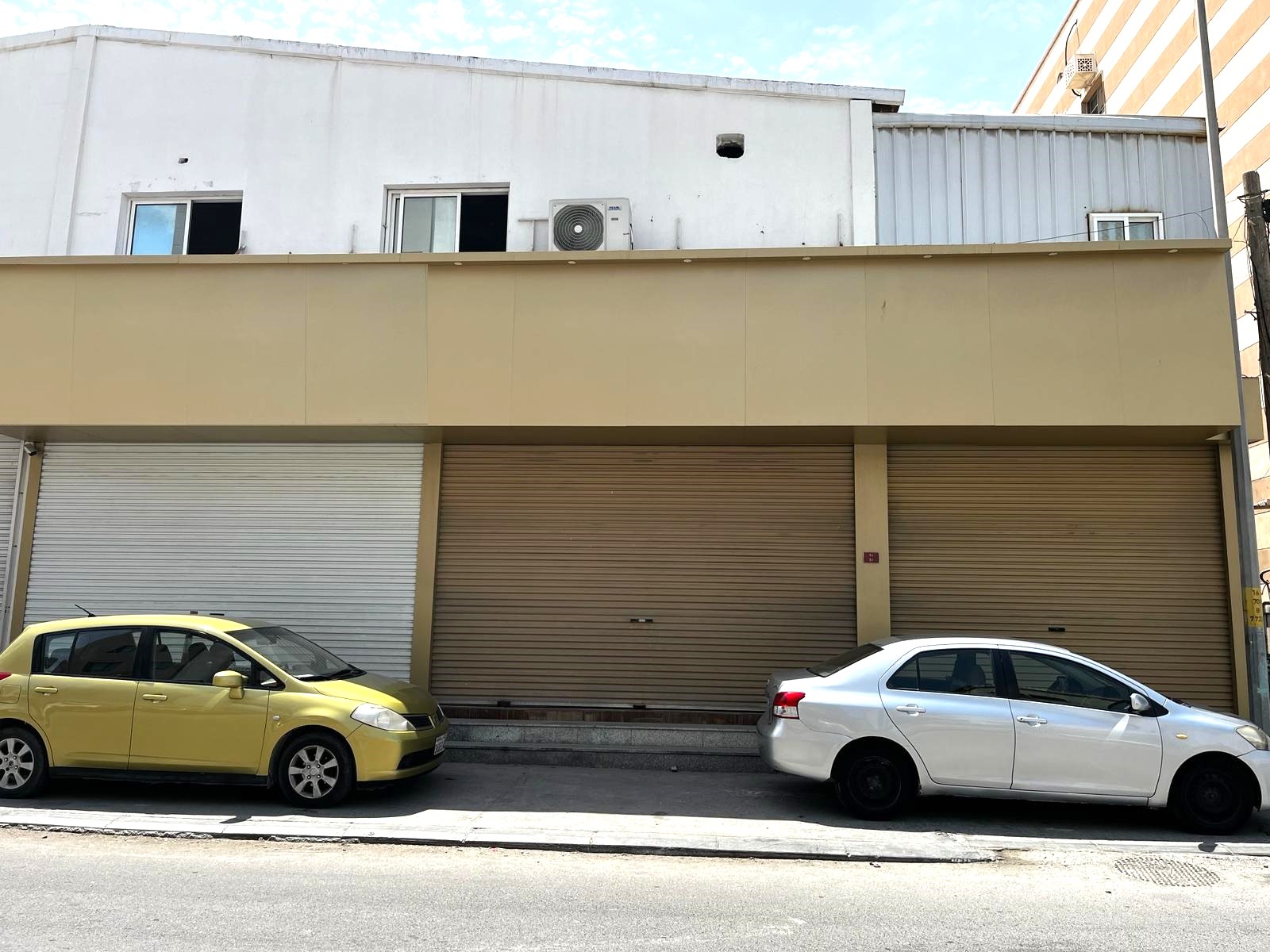 Showroom / Warehouse / Workshop in Salmabad 