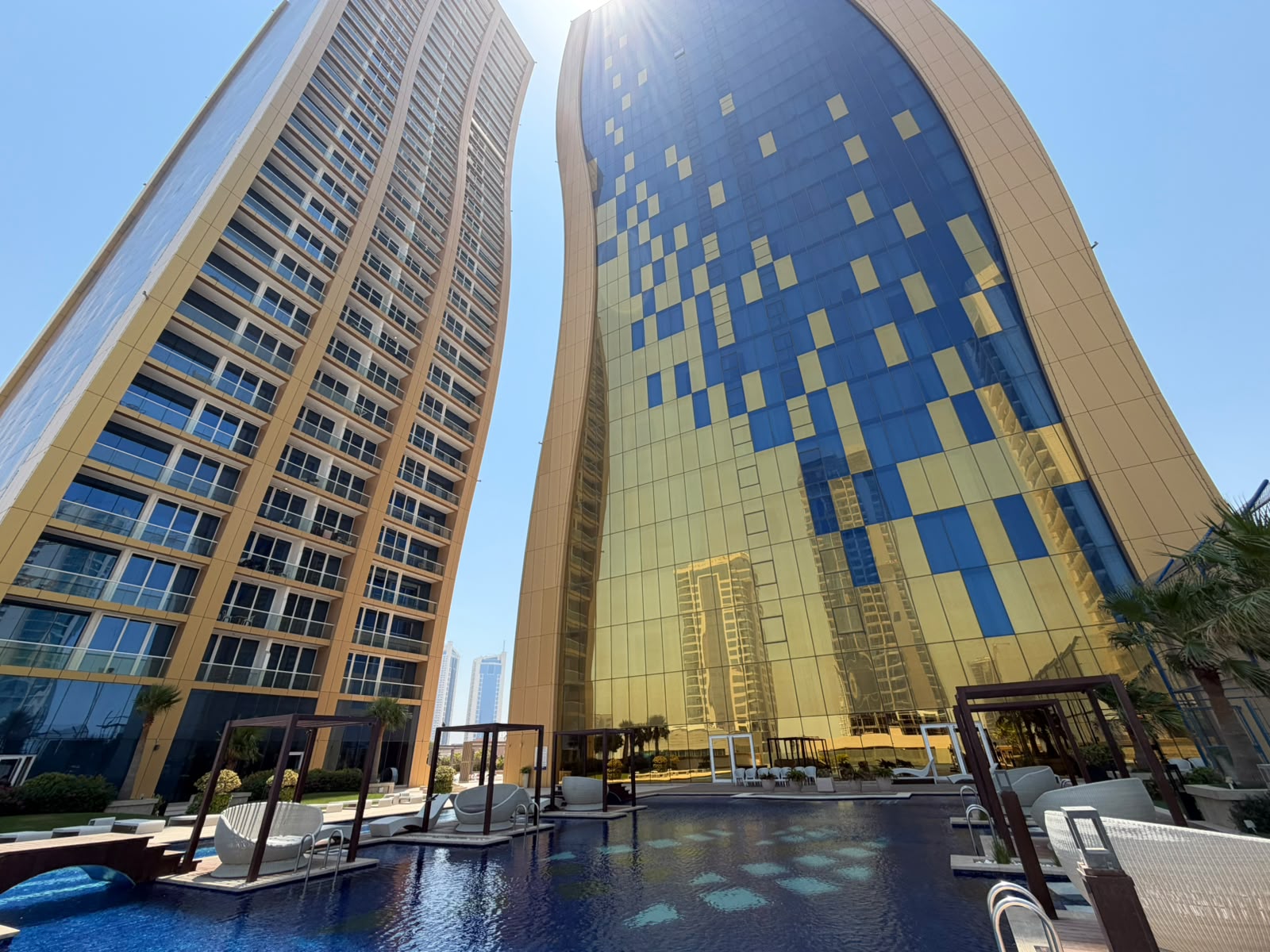 Super Luxurious Apartment in Catamaran Tower, Seef