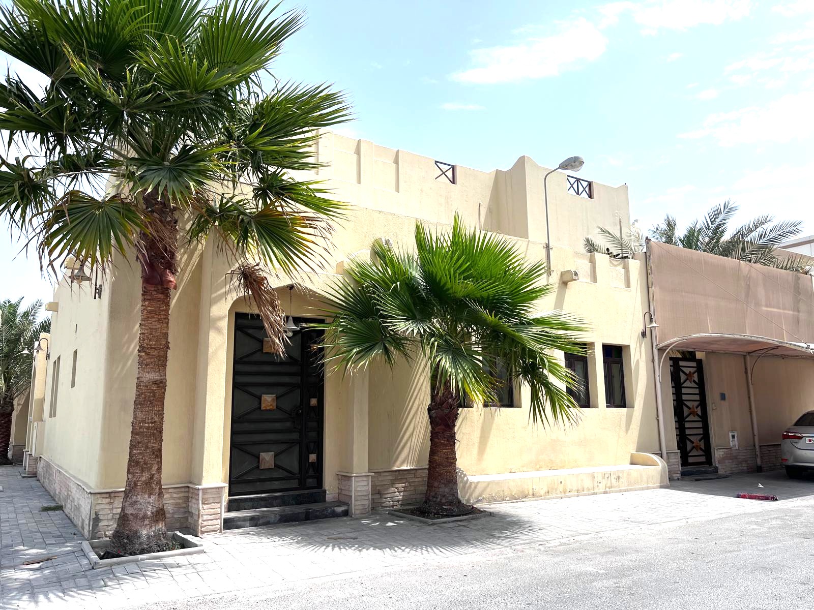 Spacious Villa for Sale in Busaiteen 