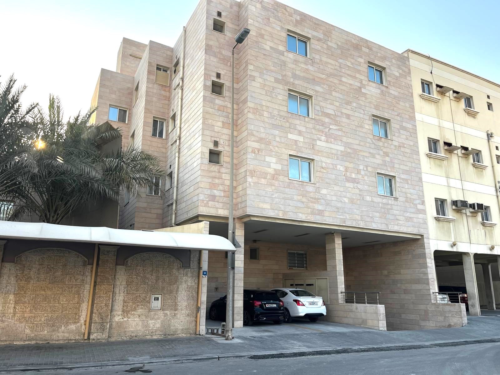 Residential Building for Sale in Riffa, Hajiyat