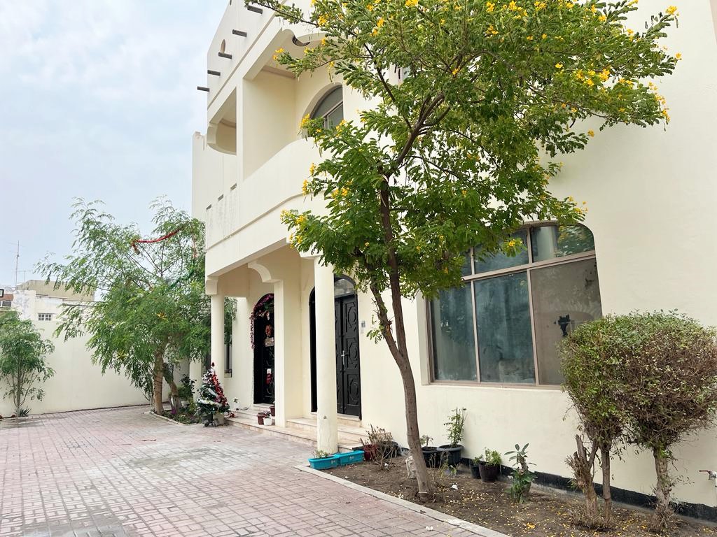 Fully furnished luxury compound villa in Adliya 