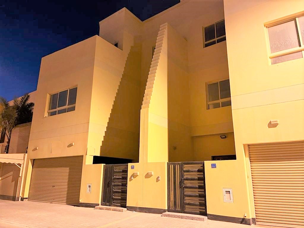 Fully furnished luxury villa for rent in Busaiteen