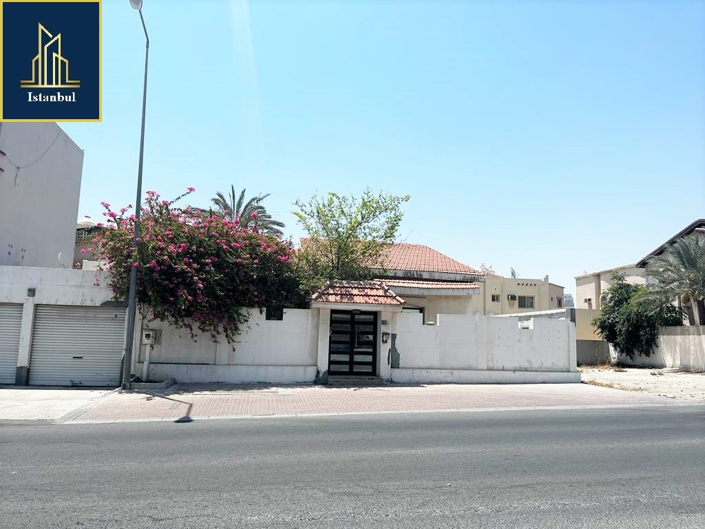 An Old villa with big garden area for sale in Riff