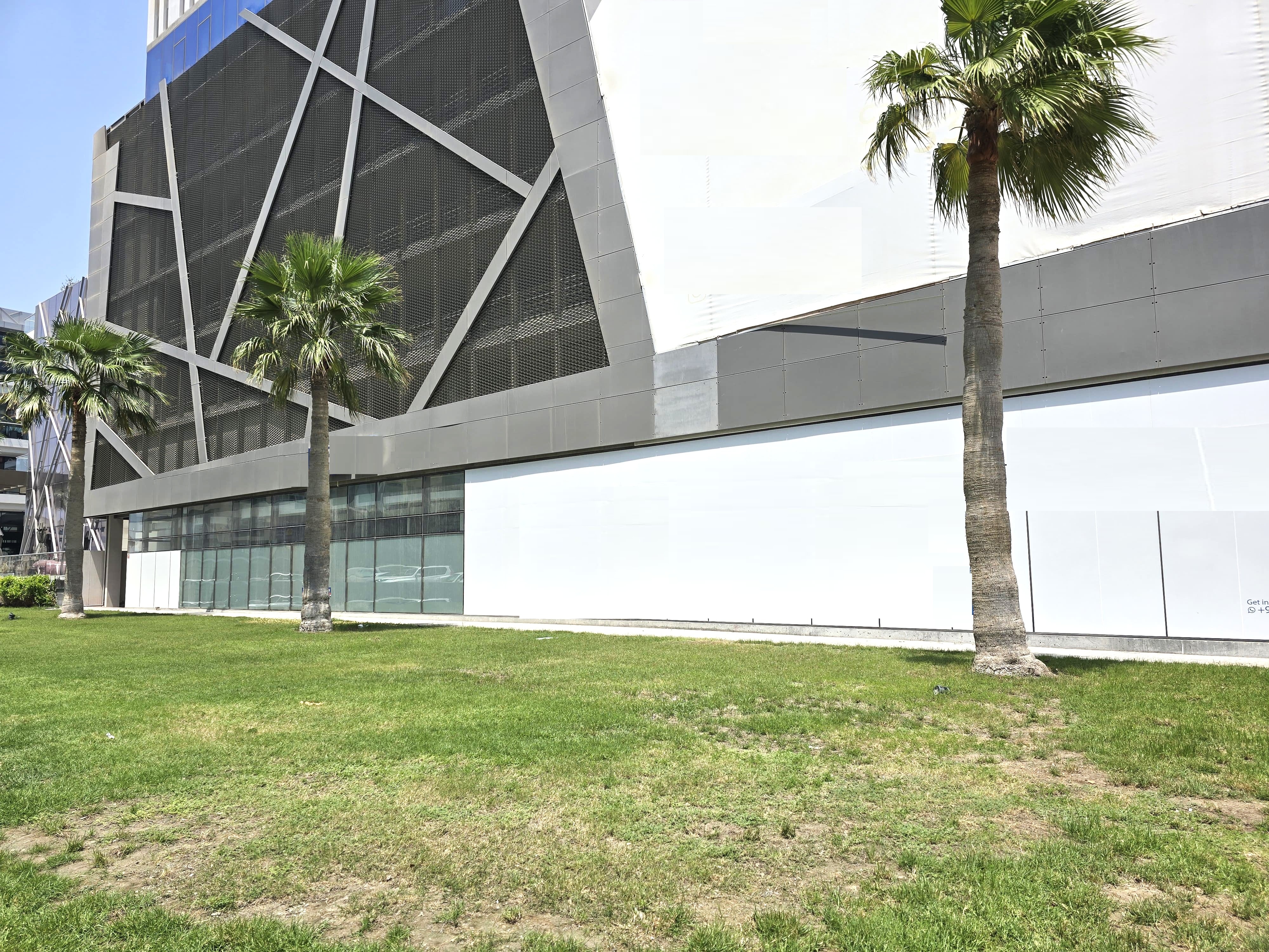 Showroom for Rent in Seef