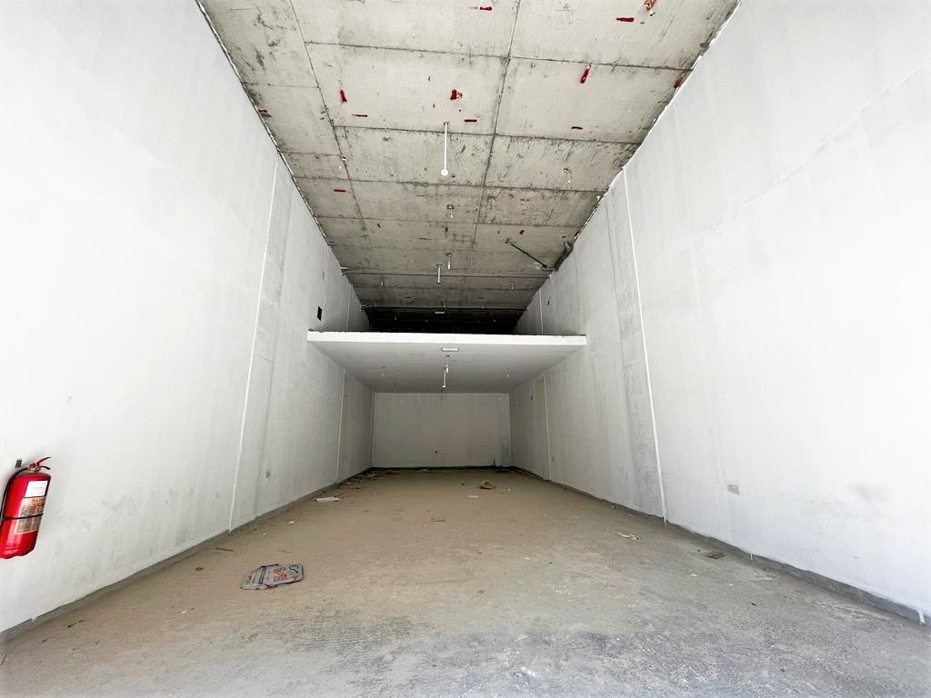 Commercial Shop ( 164 Sqm ) for Rent in Raszuwaid 