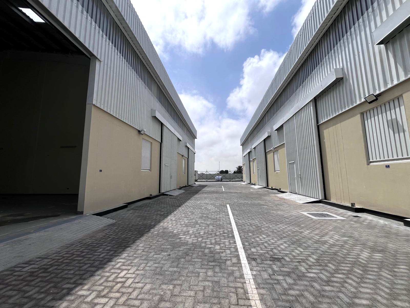 Standard Warehouse / Workshop / Factory for Rent 