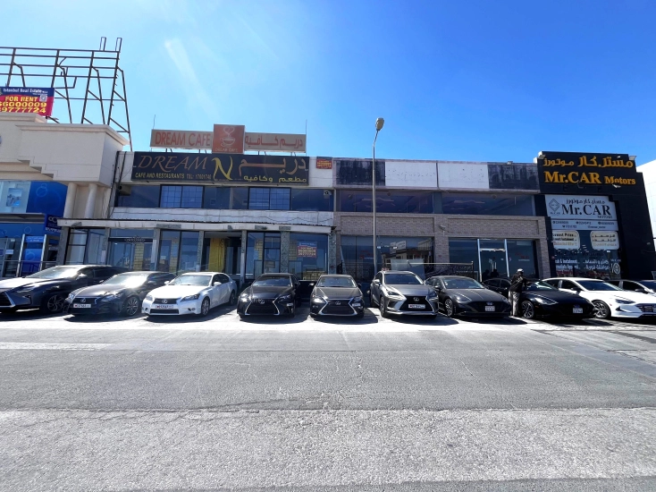 Showroom for rent in Buhair, facing Highway 
