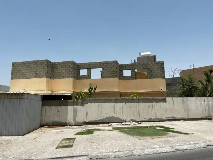 Spacious 6 bed room House for sale in Hamad Town 