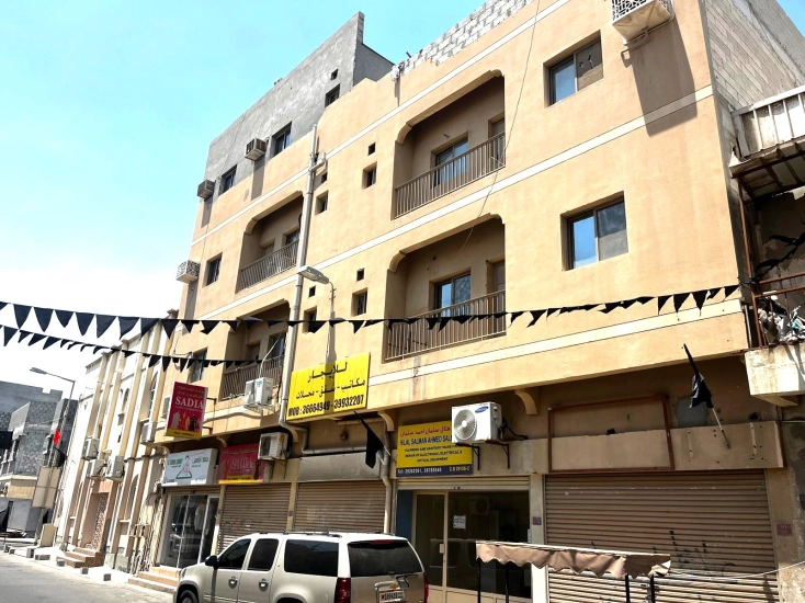Mixed use 3 storey Building for Sale in Salmabad