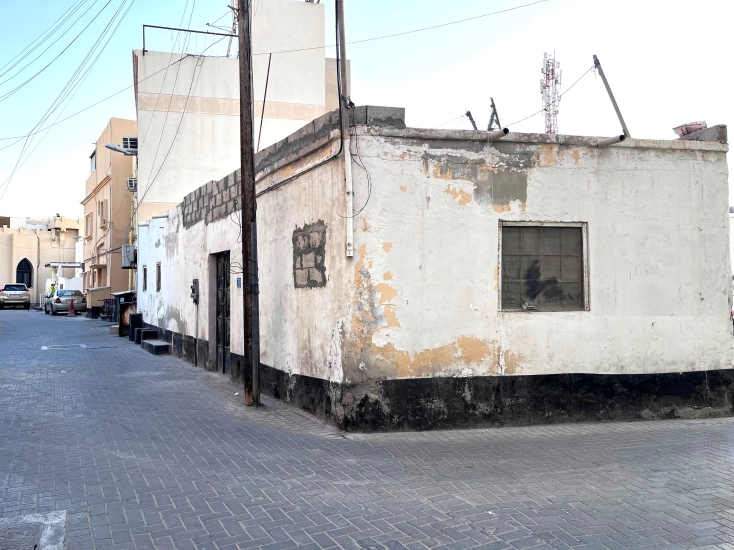 Old House for Sale in Hidd 