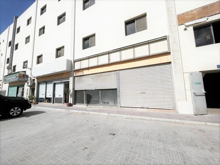Commercial shop with mezzanine for rent in Tubli