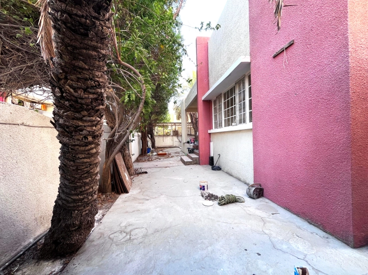 Beautiful Residential Villa for Rent in Segaya 