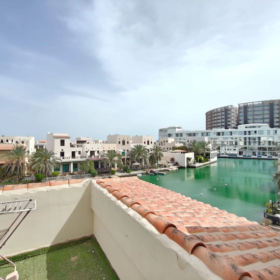 Fully Furnished Luxurious Apartment in Amwaj