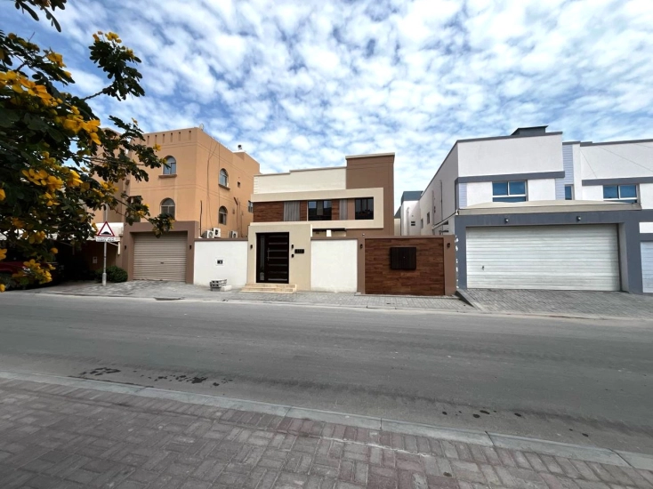 Beautiful Luxury Villa for Sale in Sanad 