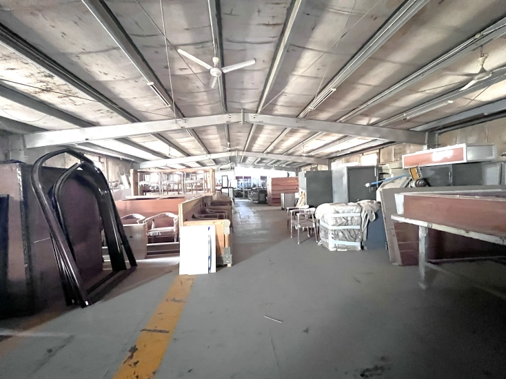 Showroom with Workshop  (3000m² ) for Rent