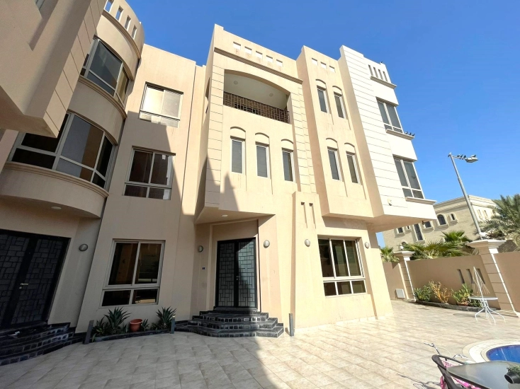 Fully Furnished Luxury Villa for Rent in Busaiteen