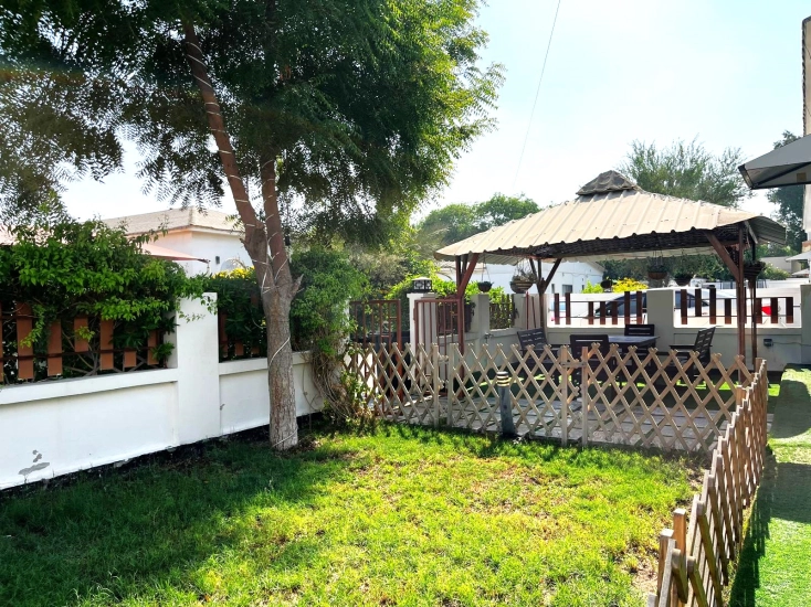 Beautiful Garden Villa for Rent in Maqabah, Saar 