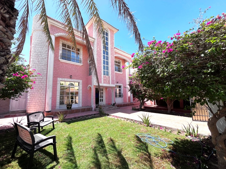 Beautiful Garden Villa for Sale in Aáli 