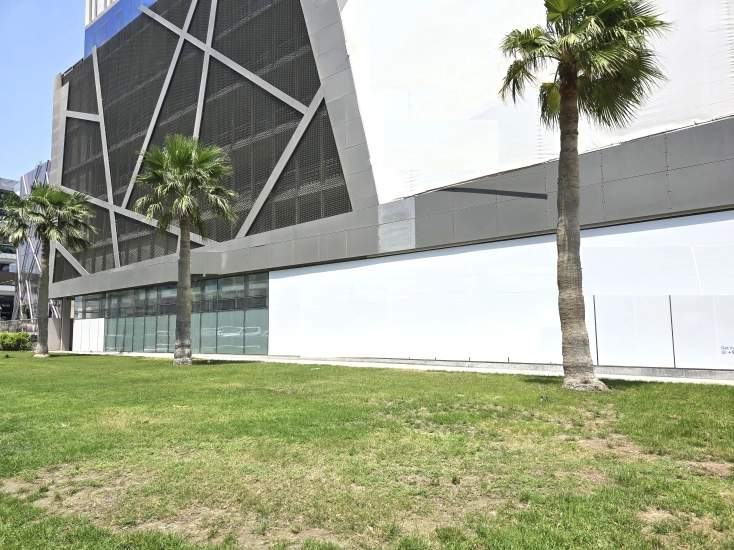 Showroom for Rent in Seef