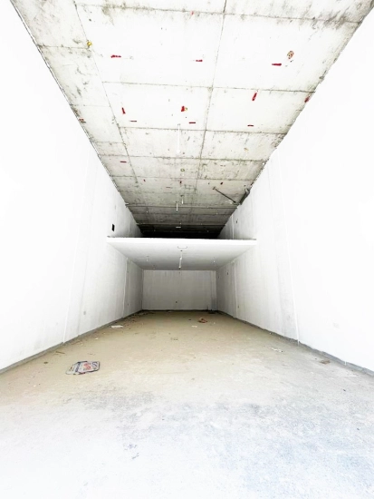 Commercial Shop ( 164 Sqm ) for Rent in Raszuwaid 