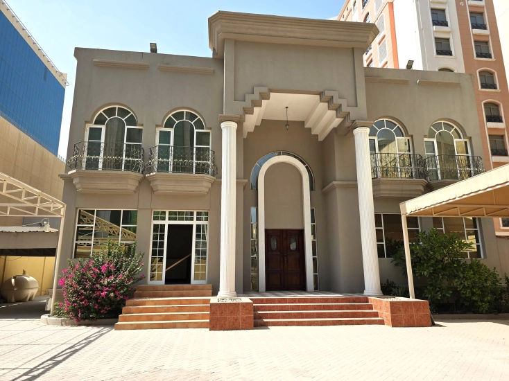 Semi furnished Commercial villa for for rent